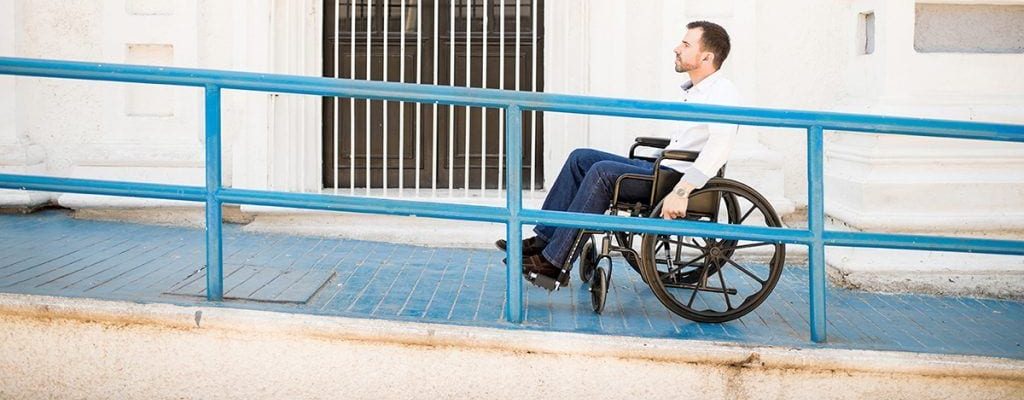 rampa-silla-de-ruedas-discapacidad-1024x512